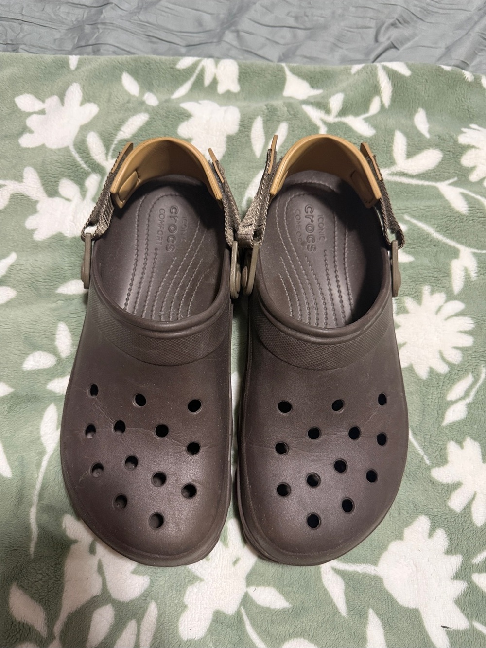 CROCS Men's Classic Clog with Tan Heel Strap - Dark Brown